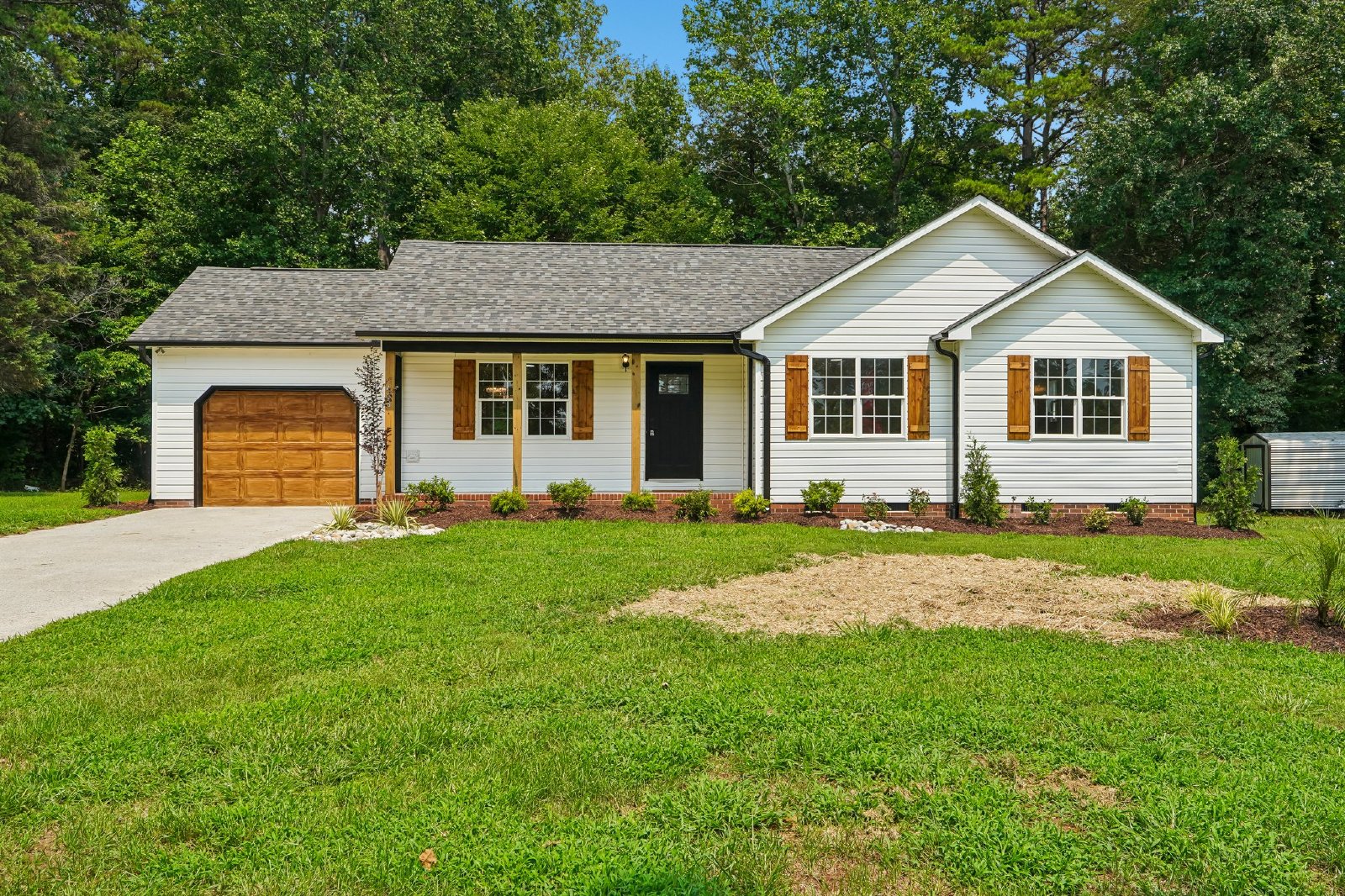 Completely renovated home in Mocksville property image