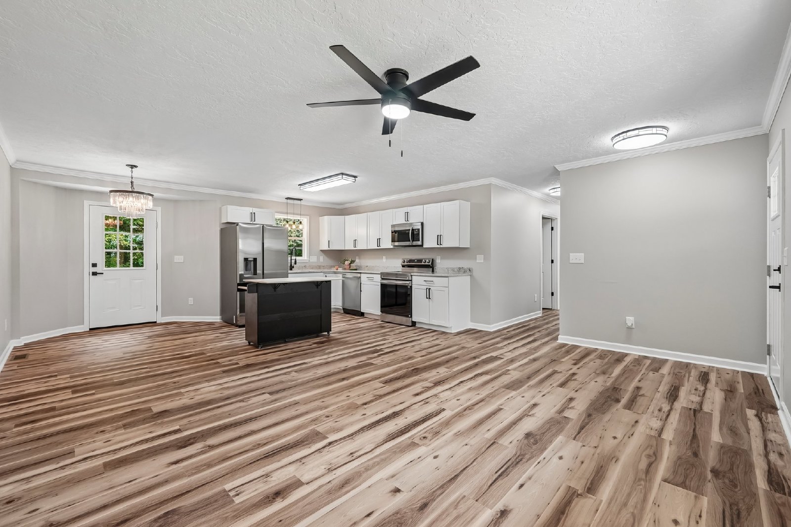 Completely renovated home in Mocksville property image