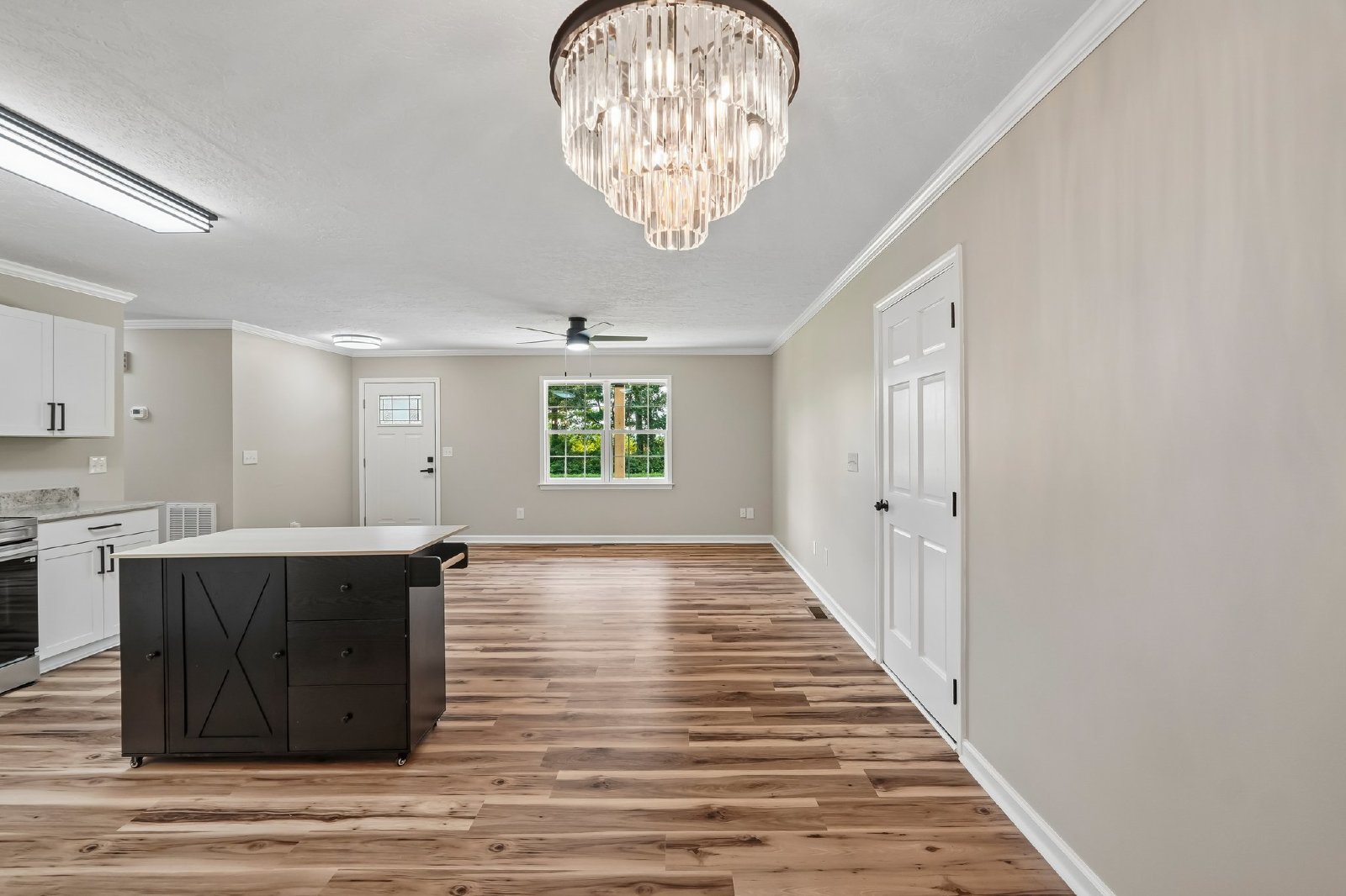 Completely renovated home in Mocksville property image