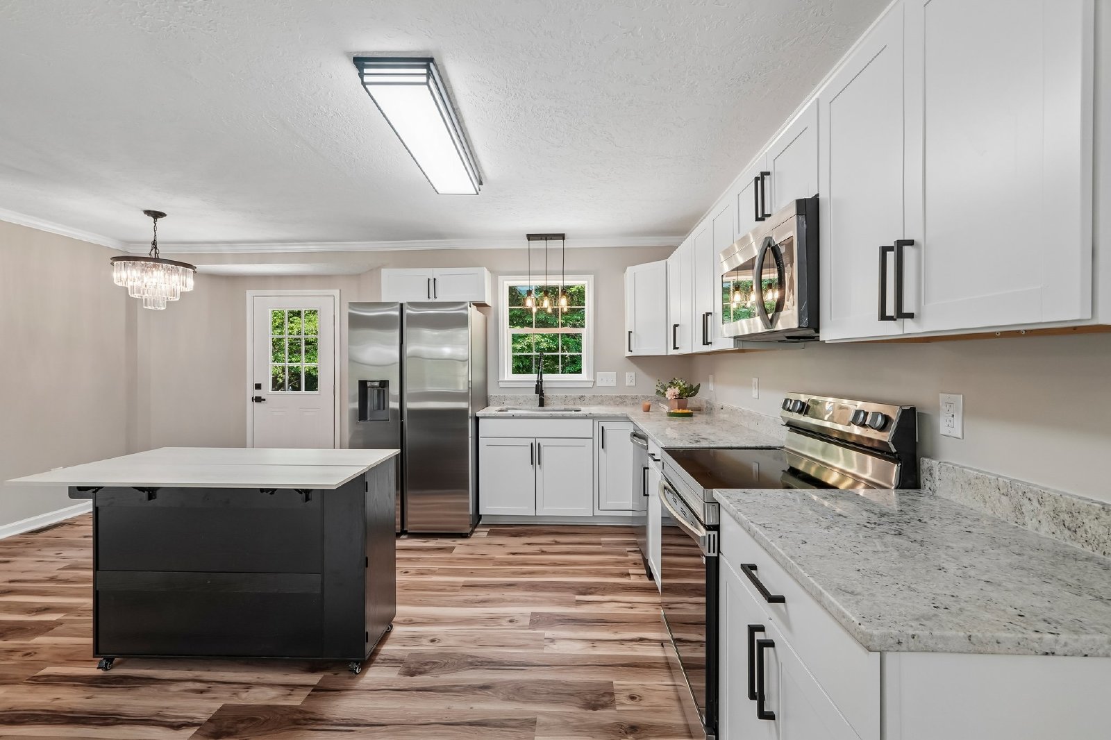 Completely renovated home in Mocksville property image