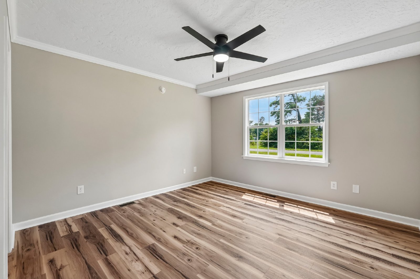 Completely renovated home in Mocksville property image